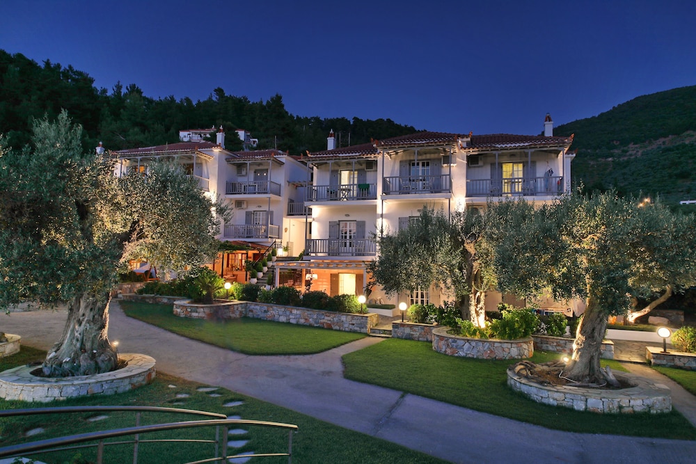 Hotel Evlalia Studios & Villas - Image 1