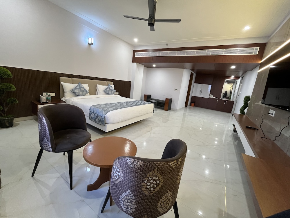 Sunrise Dreamworld Resort
