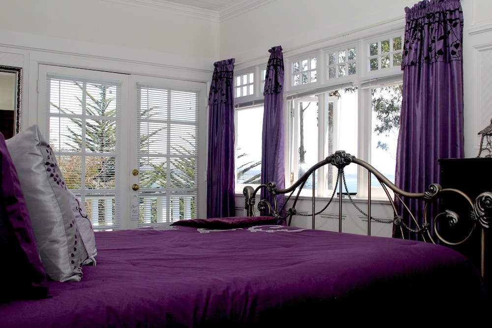 Monarch Cove Inn