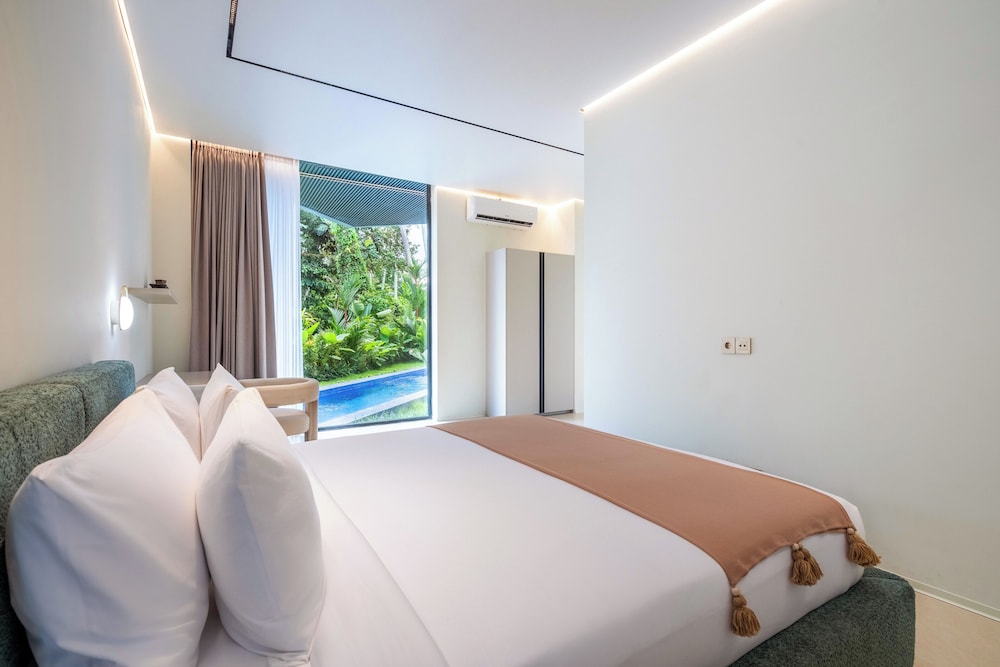 Hidden City Ubud - Modern Villas & Townhouses with Private Pools, Nature Views and Wellness Access