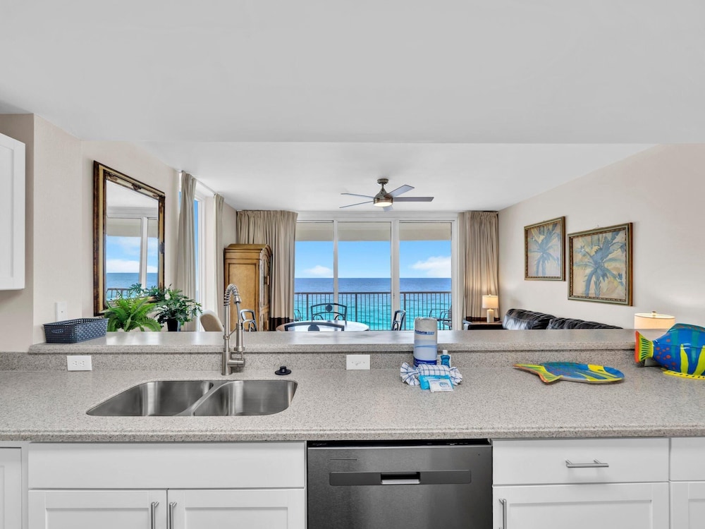 Majestic Beach Towers 1-715