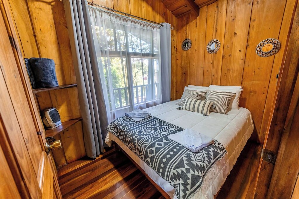 Violeta Homes Monteverde