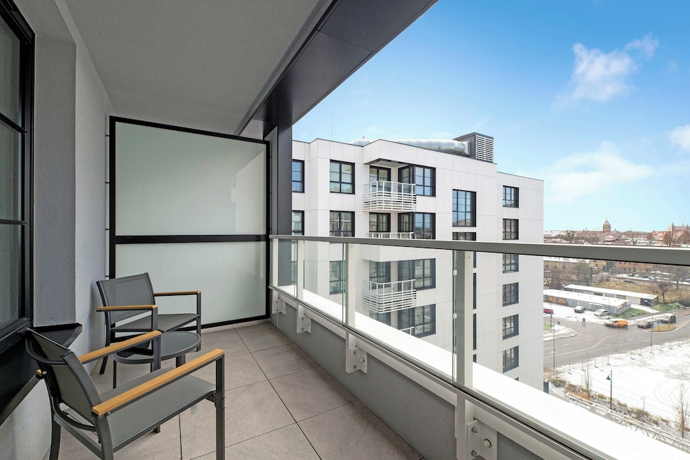 Doki Living - Foodhall & Parking by Downtown Apartments