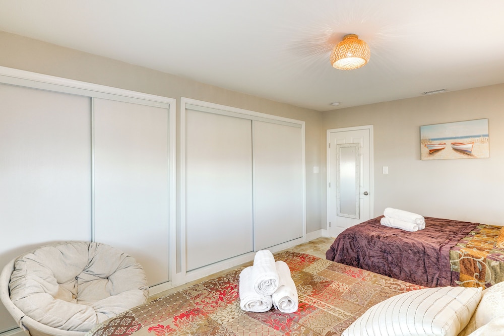 Hiker's Paradise: Twentynine Palms Home w/ Deck!