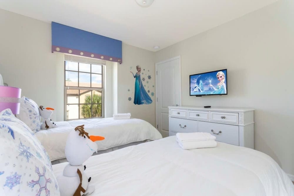 Amazing 5BR Private Pool Lakeview Near Disney