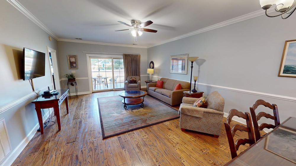Magnolia Pointe Luster Leaf 4898-103 2 Bedroom Condo