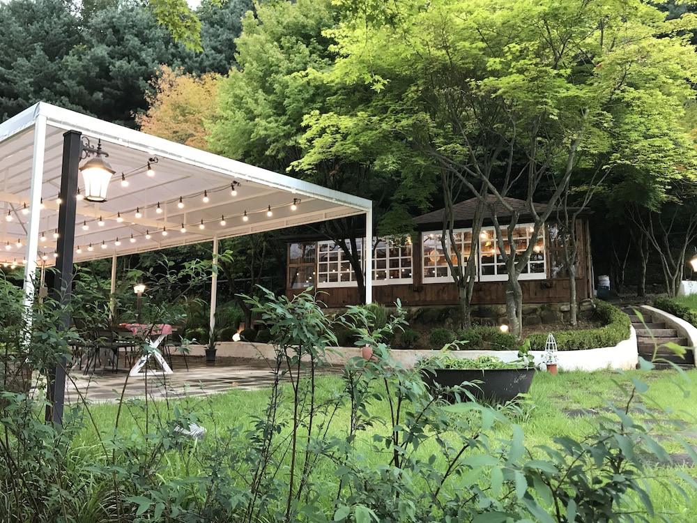 Oikos Leisure Pension