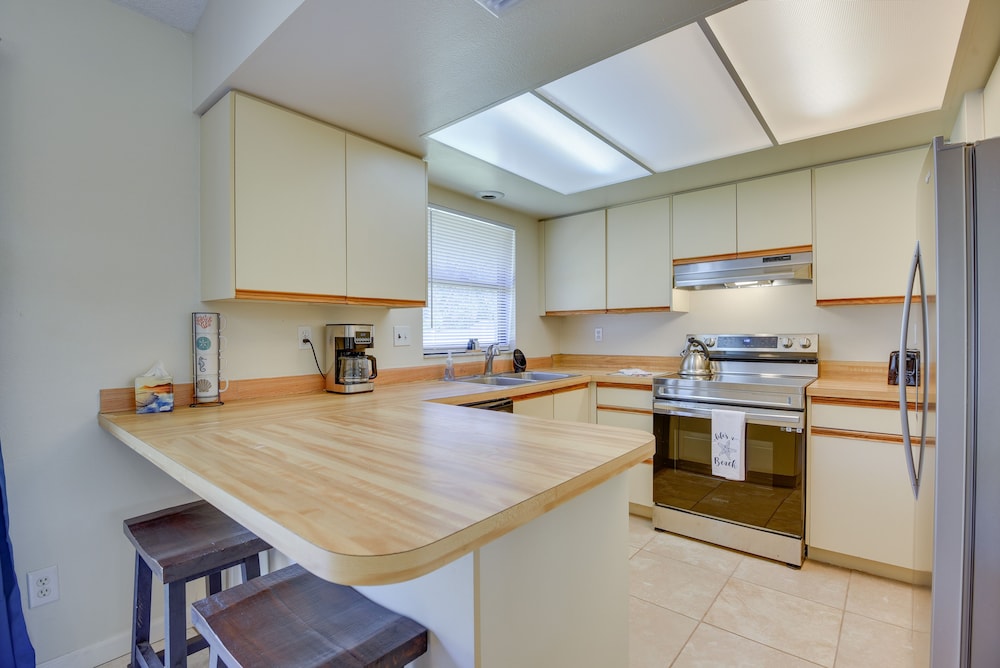 Bradenton Vacation Rental Home: Patio & Backyard view 3