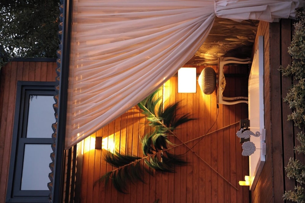 The Jungle Bungalov