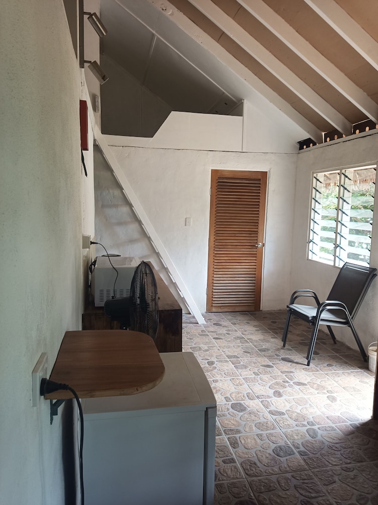 Mahina Lodge