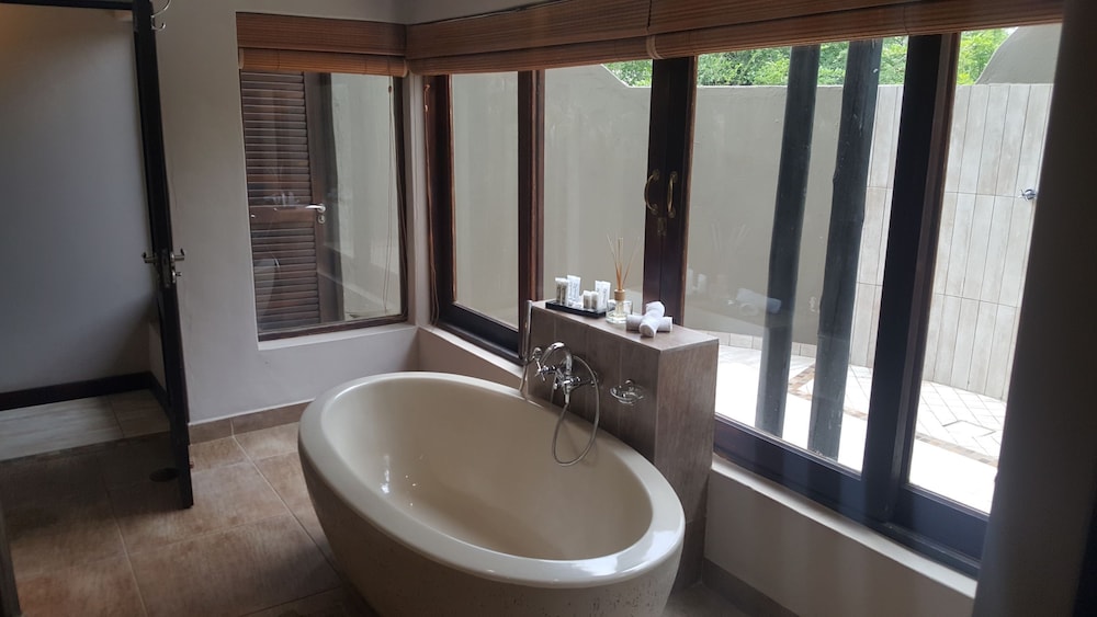 Morokolo Safari Lodge