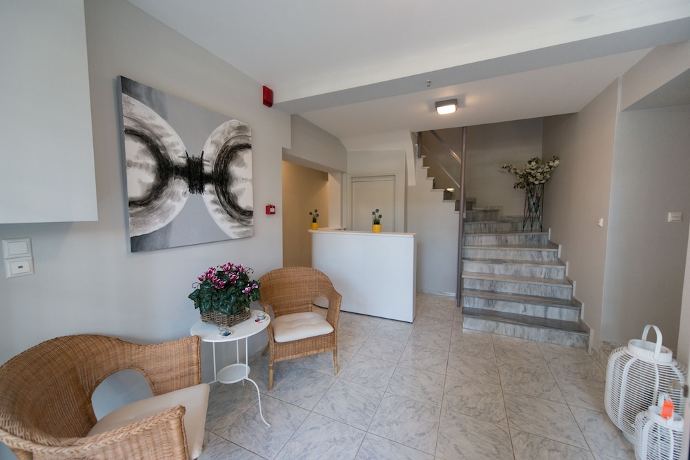 Regalo Apartments
