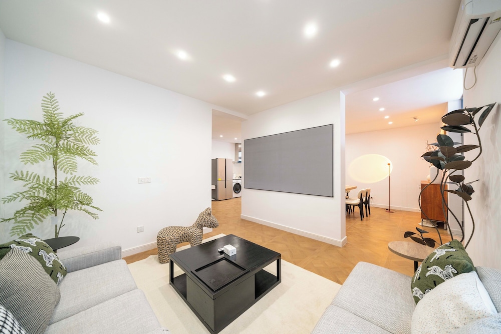 Book and Bed - Xujiahui