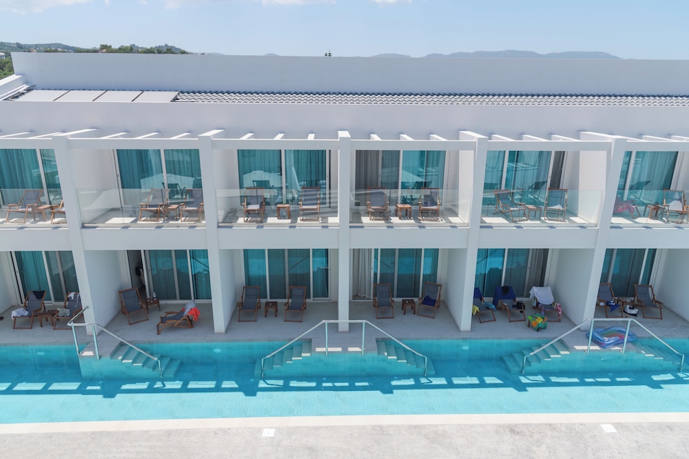 Mirage Bleu Hotel 46