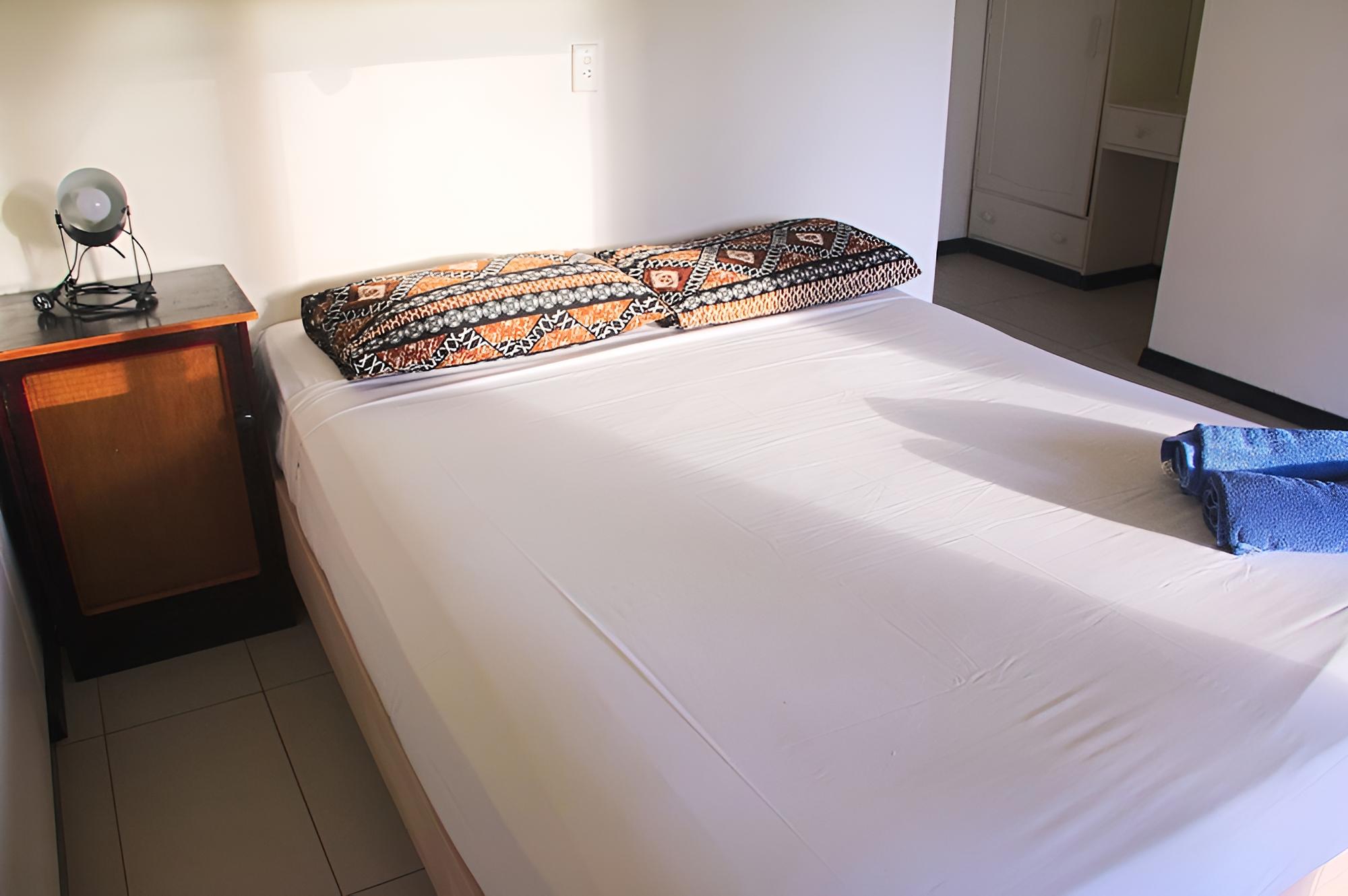 Travellers Beach Resort - Hostel