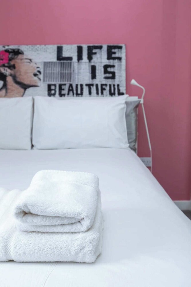 Sleek & Modern 1BD Flat - Angel