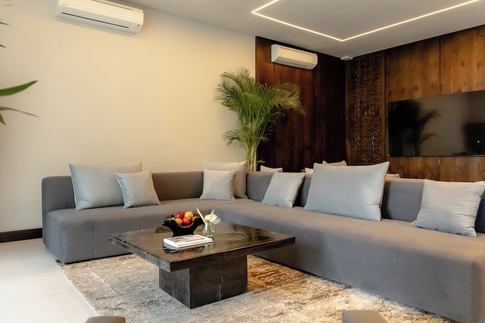 AMO Residences