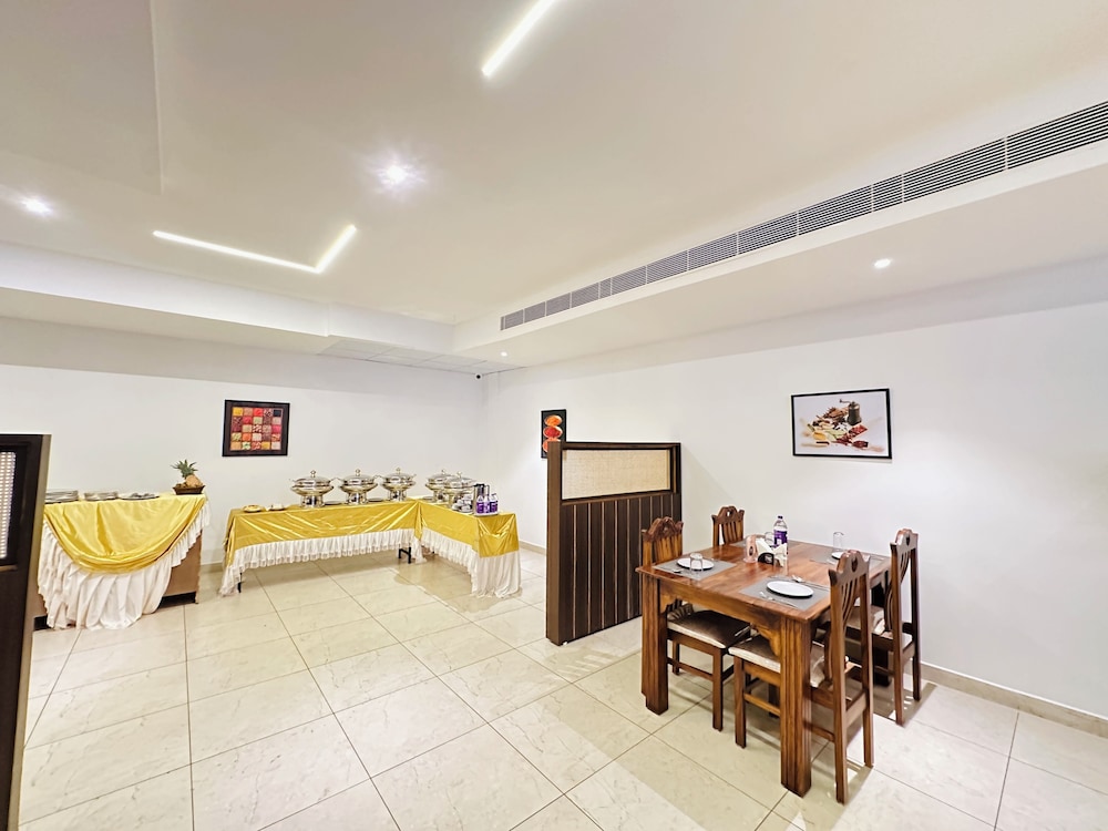 Shambhavi Hotel & Convention Centre
