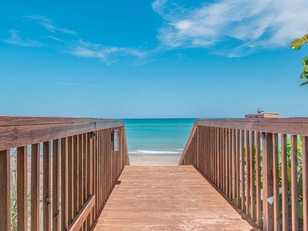 402 On Hutchinson Island view 5