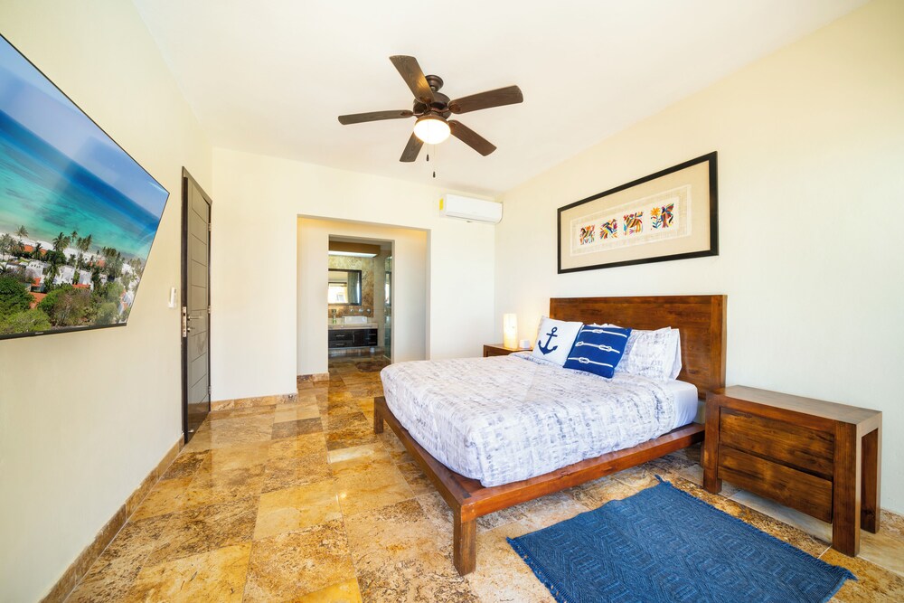 Luxury Beachfront Condo 3 BR - El Faro Ref 301