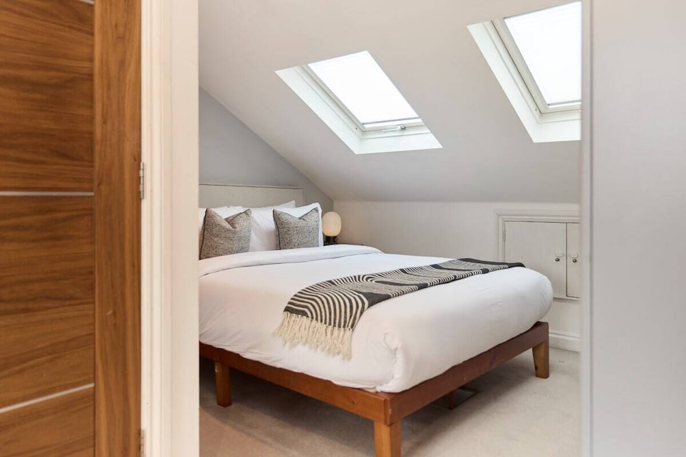 The Kensal Green Place - Modish 2bdr Flat With Study Room