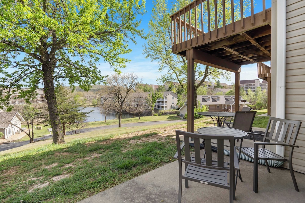 Pond View Serenity For 6!
