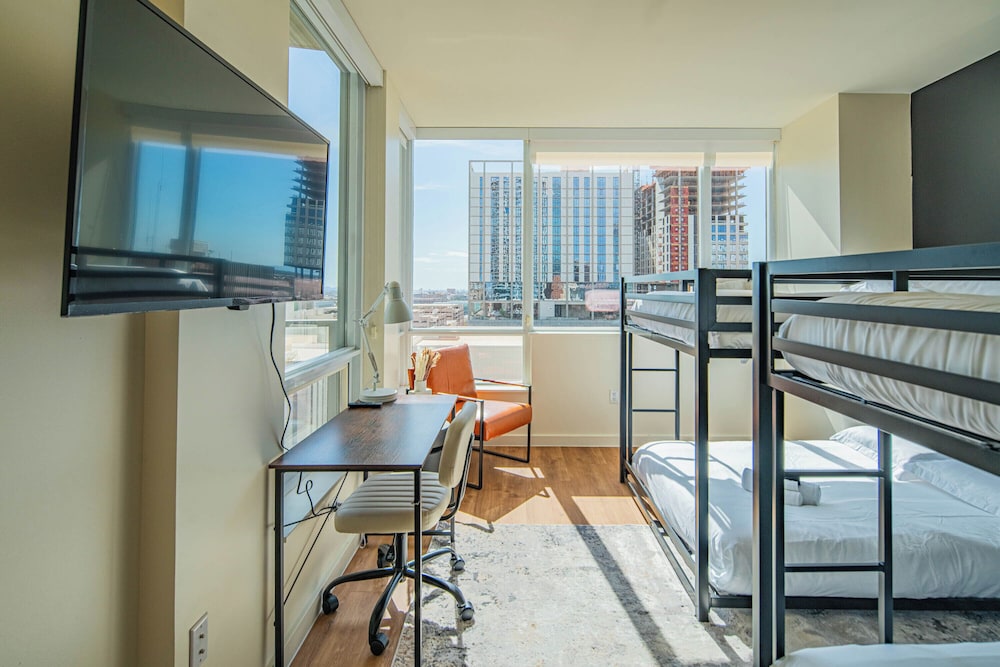 ROVE LIVING/KL - 44 Monroe