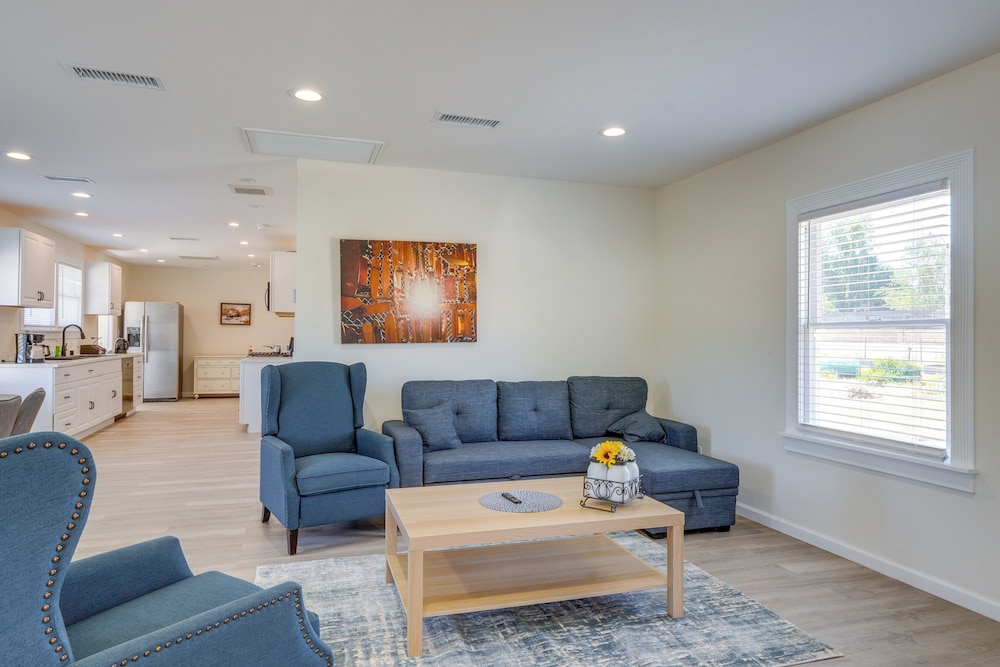 Walk to Dtwn Tehachapi: Updated Getaway w/ Yard!