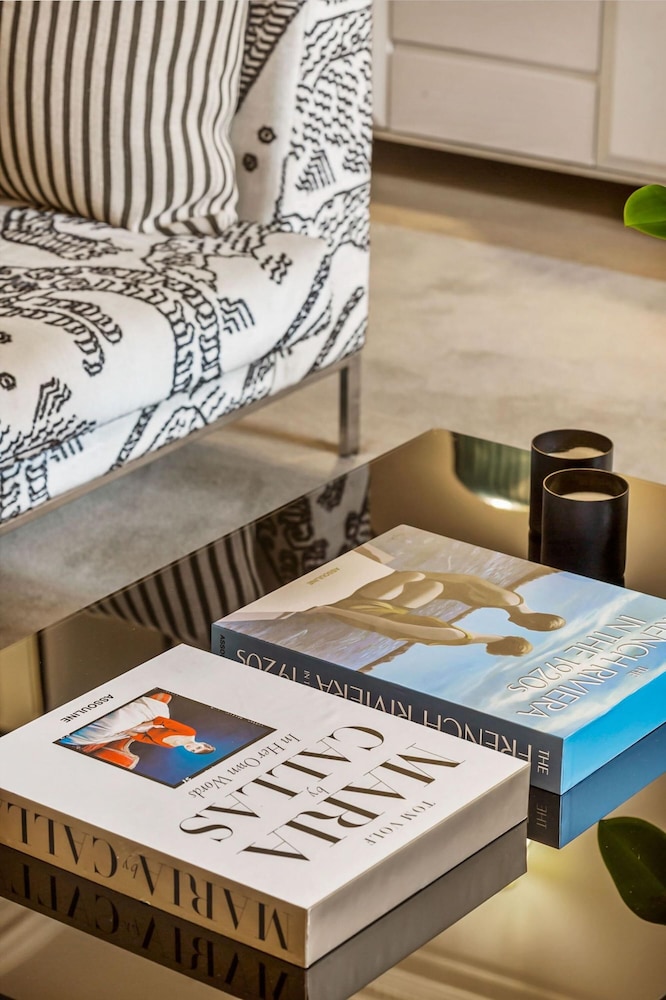 Knightsbridge 3-bed 2-bath by Harrods