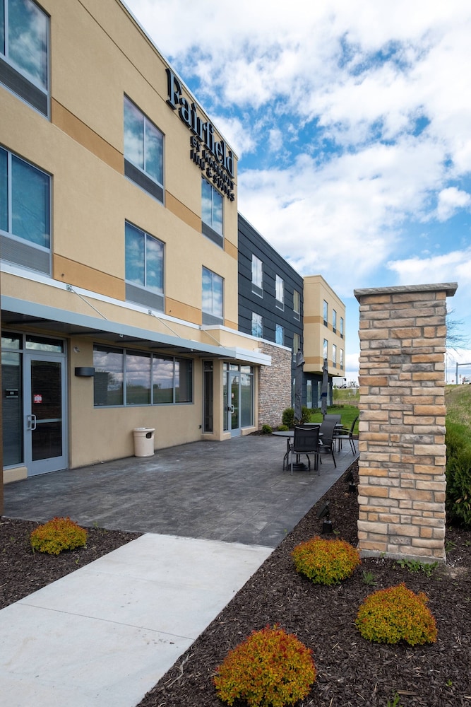 Fairfield Inn & Suites by Marriott Fond du Lac view 2