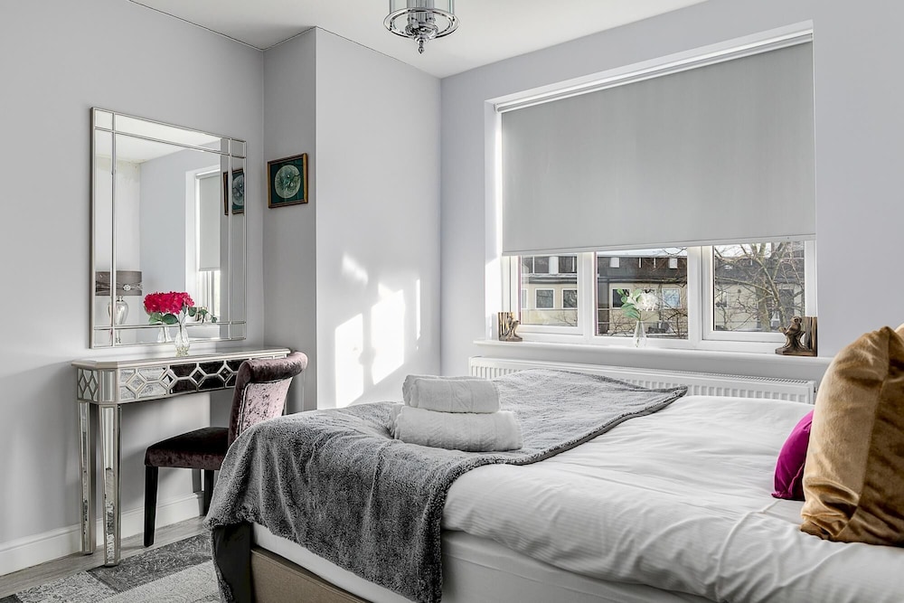 Penthouse Brand new on Cromwell Road