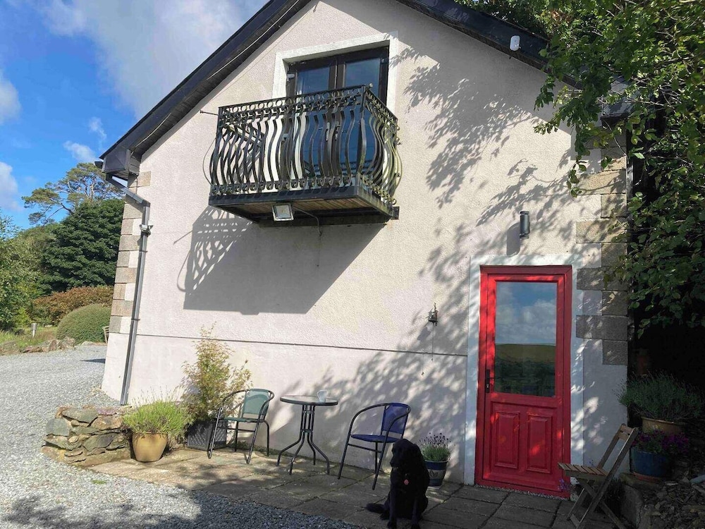 Peace Apartment With Views Near Gorey