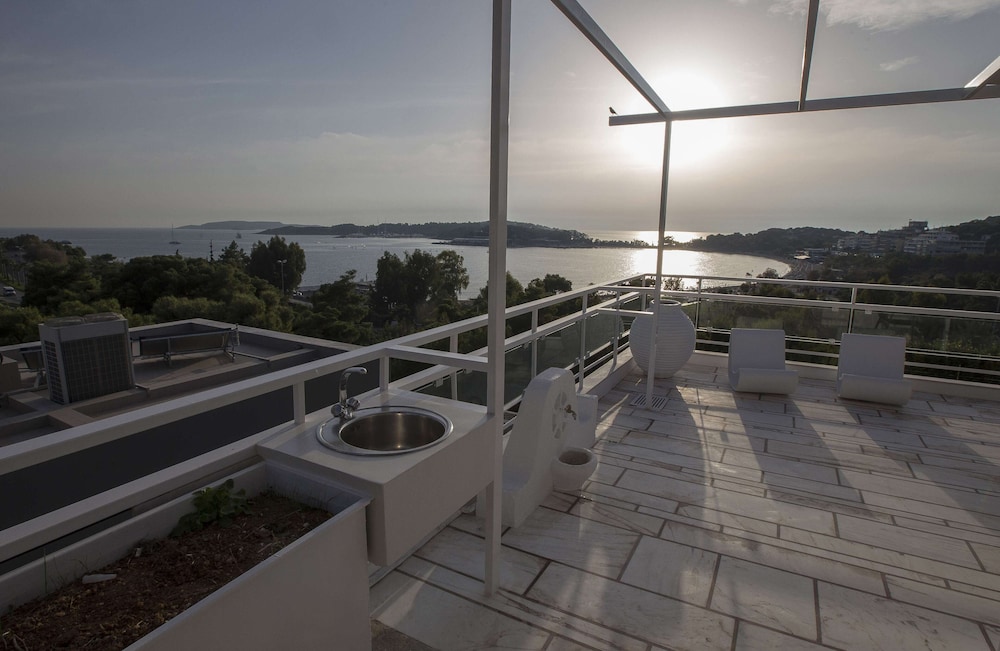 Luxury penthouse with stunning riviera view by GHH
