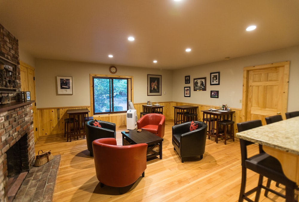Morrison's Rogue River Lodge