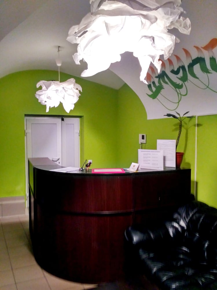 JUNGLE - Hostel