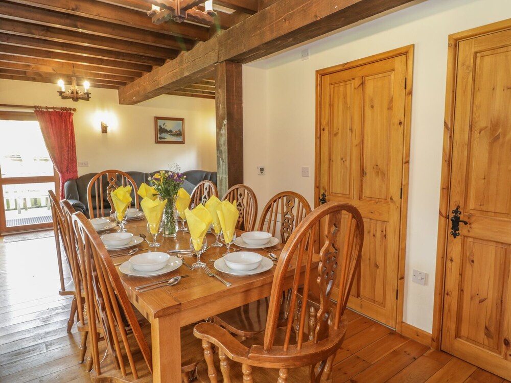 Ash Lodge