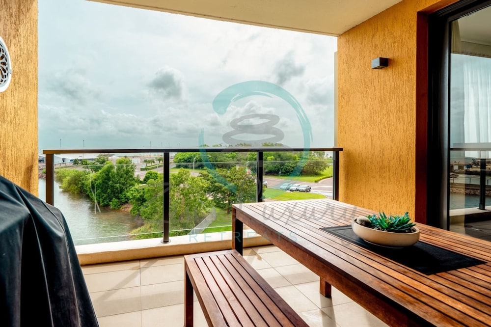 Oceanfront Marvel Harbour View Pool Parking - Image 2