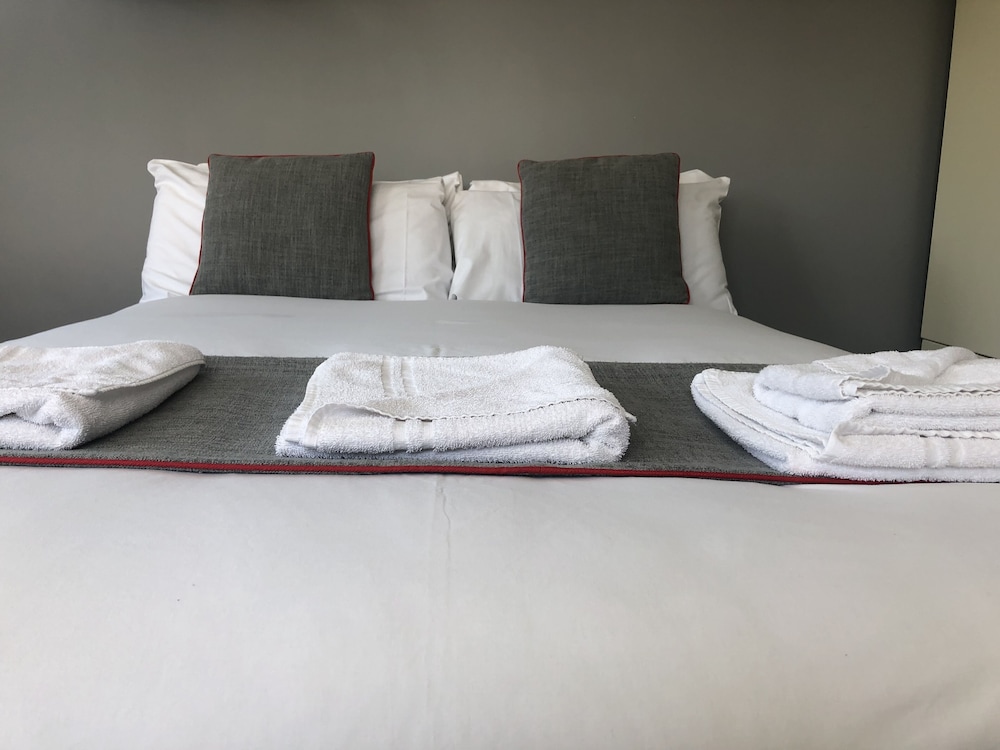 Devine Beach Hotel, Westcliff Southend-On-Sea
