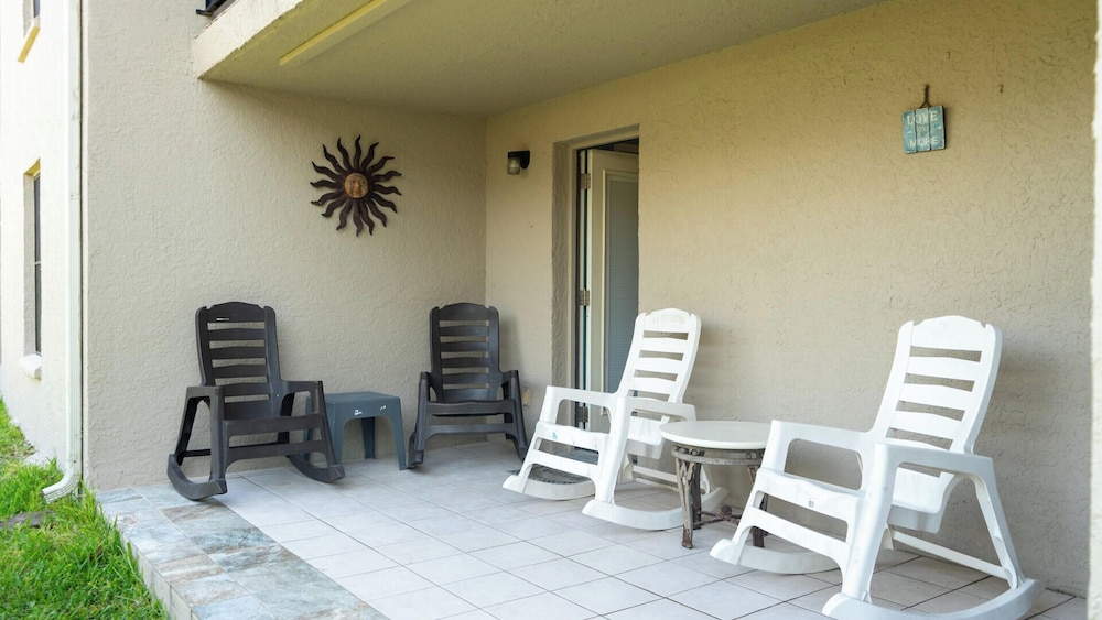 Island Condo - 1st Floor - Pool - Patio