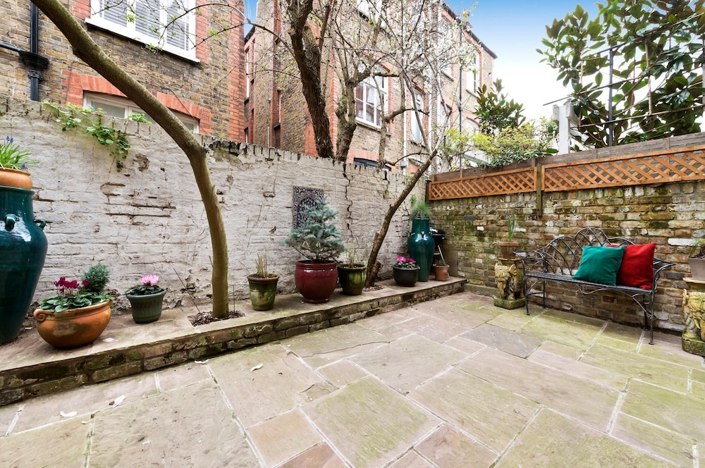 outdoor bbq area