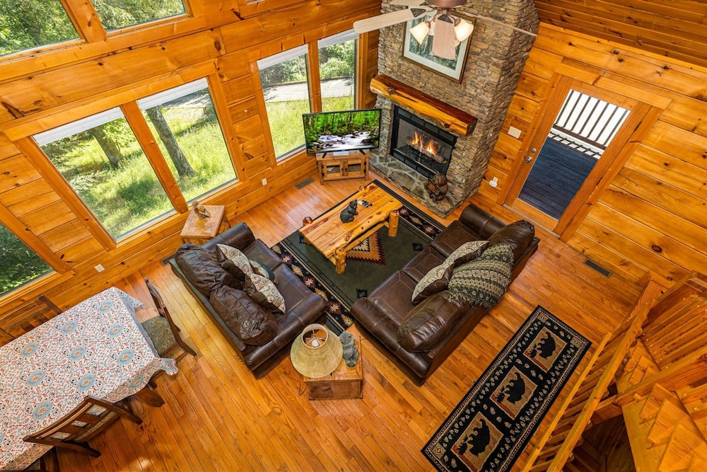 Dog Friendly Secluded Cabin W Hot-tub Sleeps 12