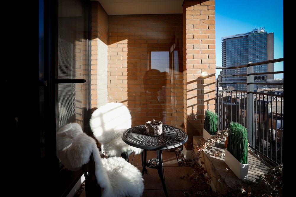 balcony