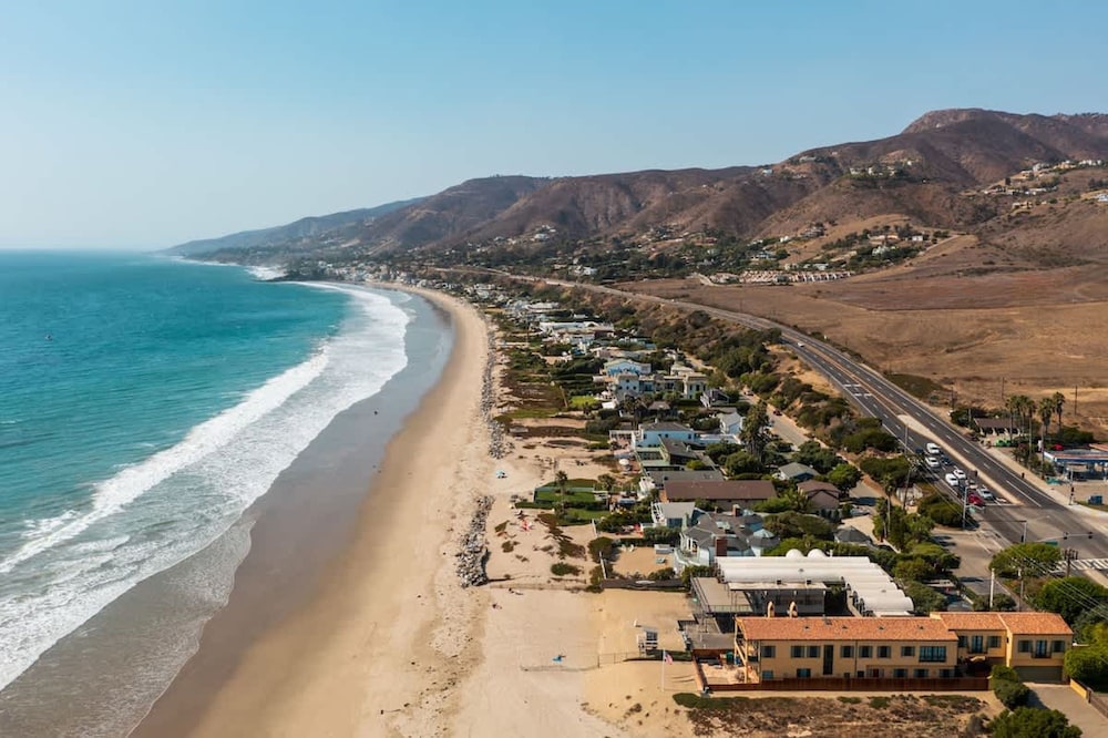 Malibu Retreat w Beach Access and Ocean View