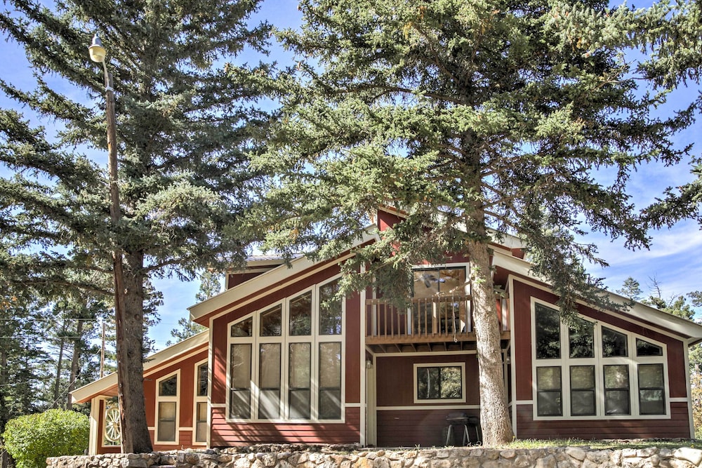 Cloudcroft Mtn Home w/ Patio, Walk to Golf Course! view 4