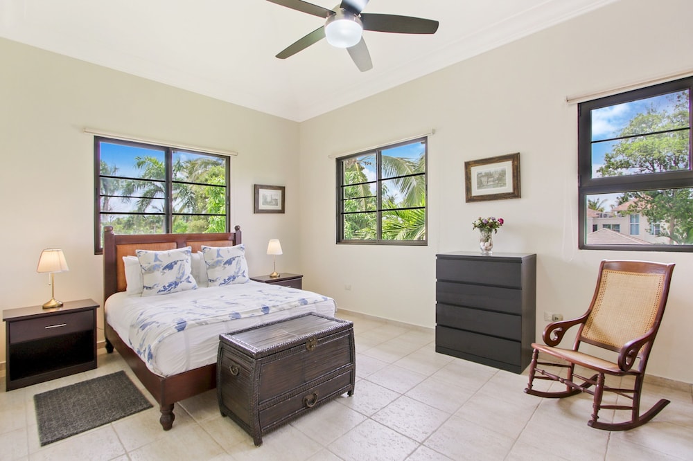 Beautiful Villa Tortuga at Puntacana Resort Club Pool Garden Golf Cart Maid