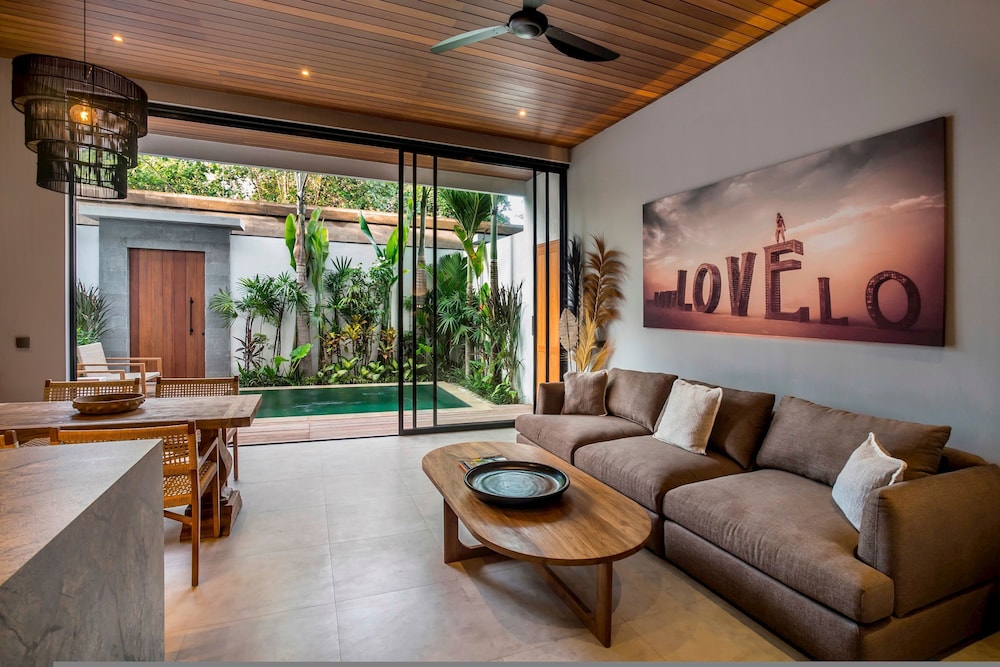 Villa Pereh by Alfred in Bali - Pererenan Paradise 2BD Luxury Townhouse w Pool