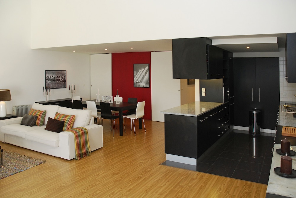 Castelo Apartments by linc