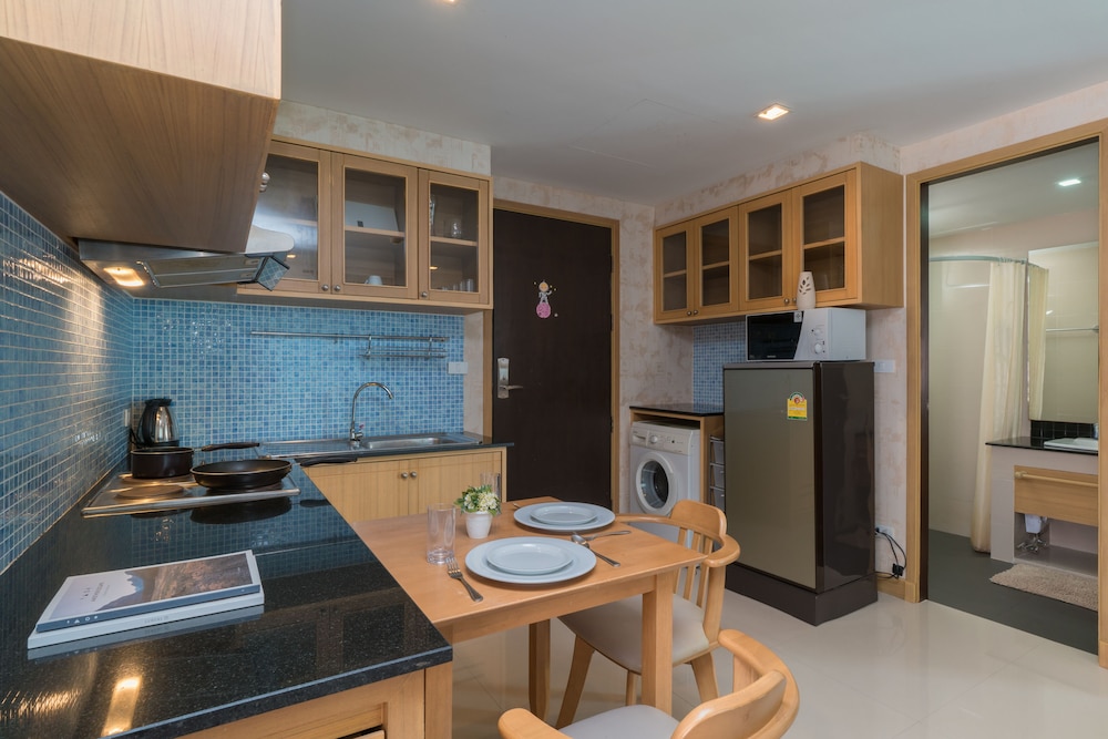 The Kris Condo by Knock-Knock