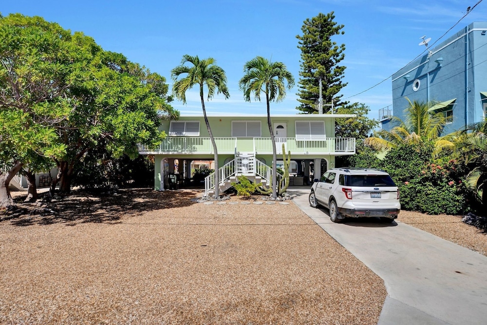 Delightful Vacation Home Located In The Popular Islamorada Neighborhood Of Port Antigua. 3 Bedroom Home by RedAwning