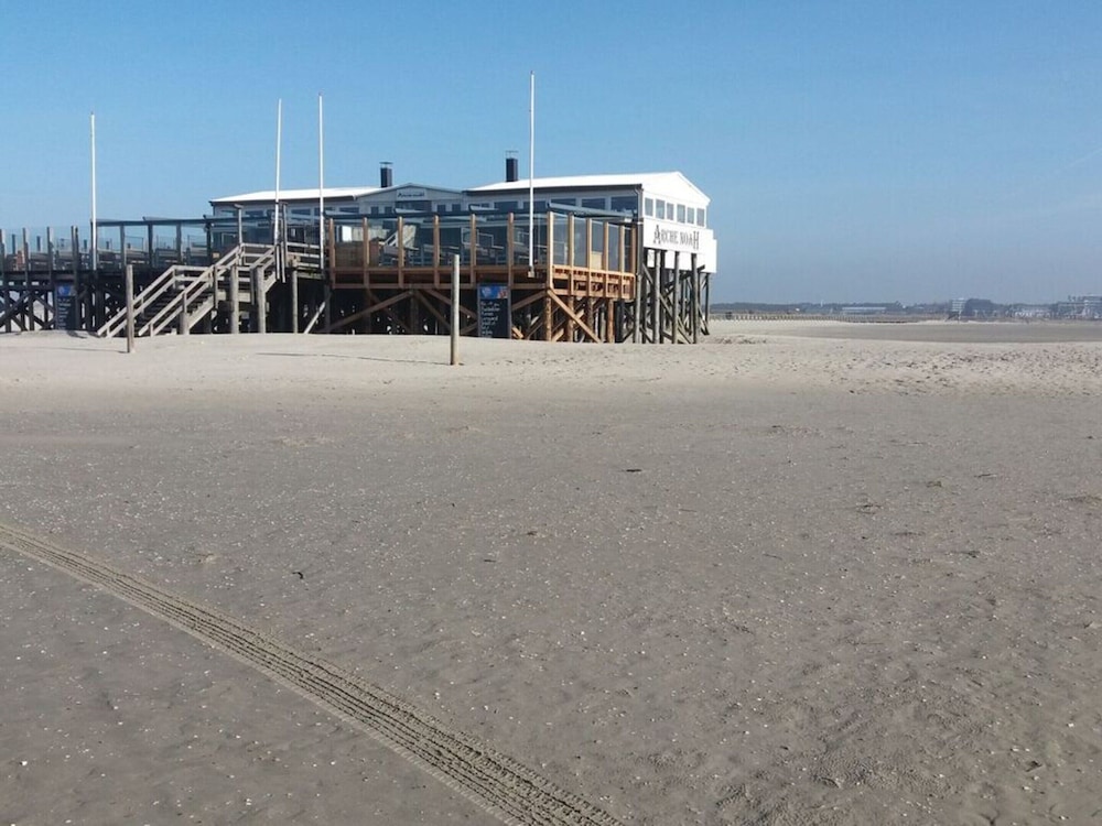 Holiday Apartment Beach View